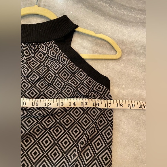 Papaya Size Size L Black Geometric Ribbed Knit Sleeveless Halter Pullover Top - Picture 10 of 12